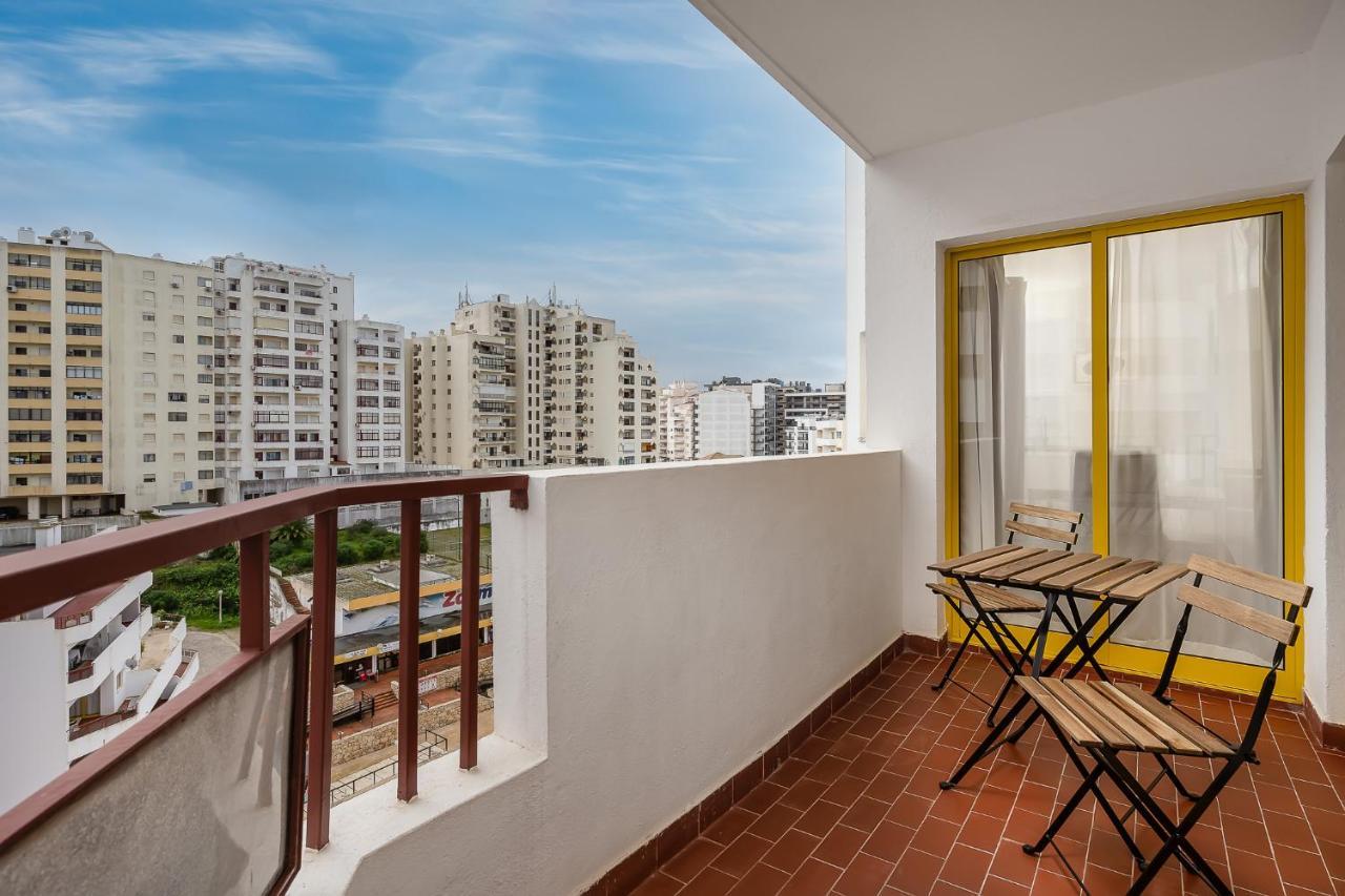 Sunny Flat W/ Balcony & Pool By Lovelystay Portimão Eksteriør bilde