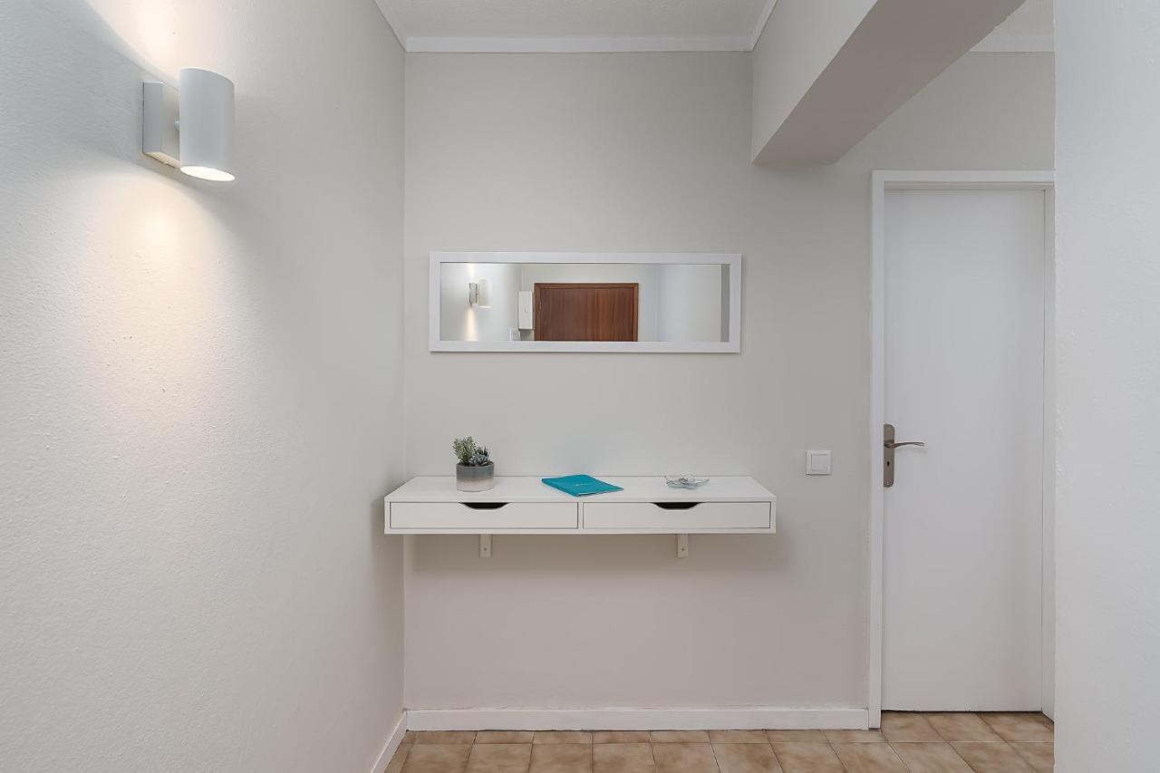 Sunny Flat W/ Balcony & Pool By Lovelystay Portimão Eksteriør bilde